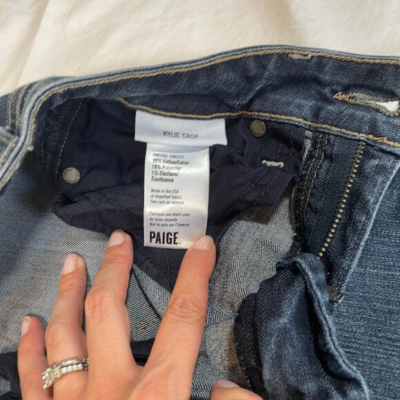 Paige denim Kylie crop jeans. Size 26. Dark wash. Finished hem. Zip fly - Picture 4 of 5